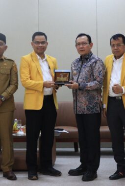 Wali Kota Zulmaeta Hadiri Pembukaan Pengabdian Masyarakat UNP di Payakumbuh