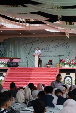 Perpisahan SMAN 3 Payakumbuh, Wawako Elzadaswarman Beri Pesan Inspiratif untuk Siswa Kelas XII