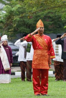 Wawako Payakumbuh Pimpin Upacara Hardiknas 2026, Tegaskan Komitmen Pendidikan Berkualitas dan Inklusif